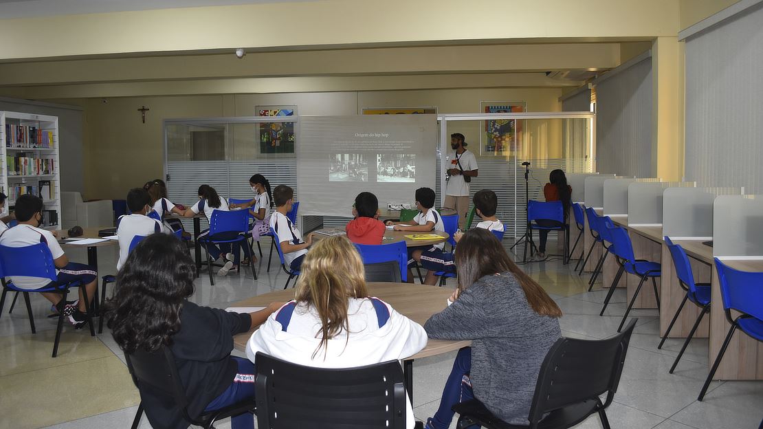 Novembro Negro - 5º ano A: Palestra "A história do RAP"